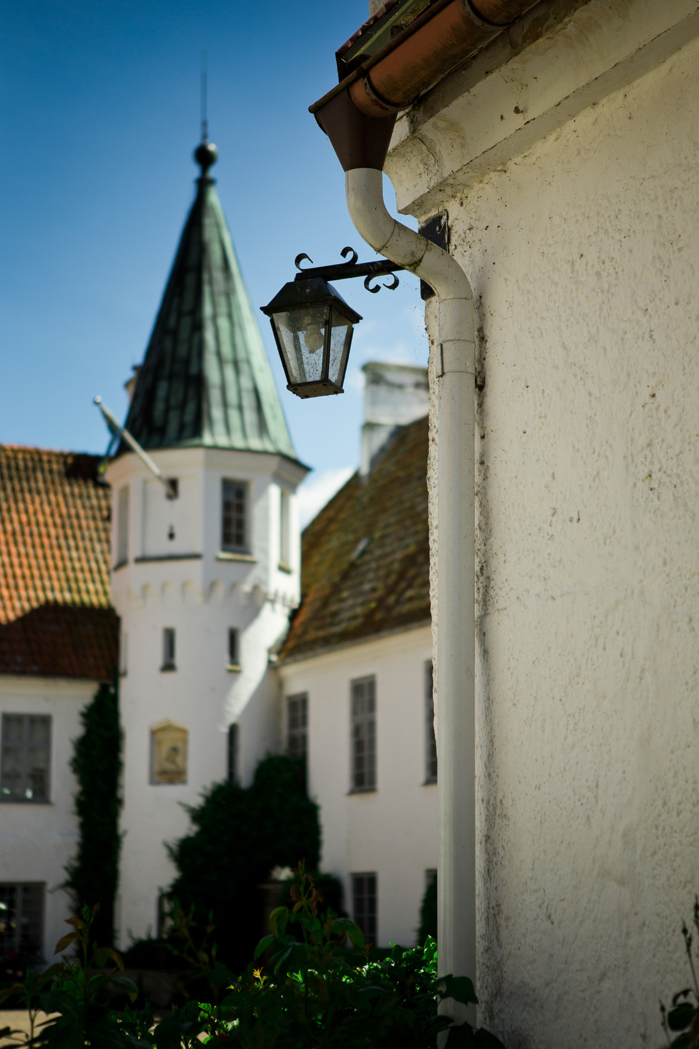 Bosjökloster innegård av Bröllopsfotograf Skåne